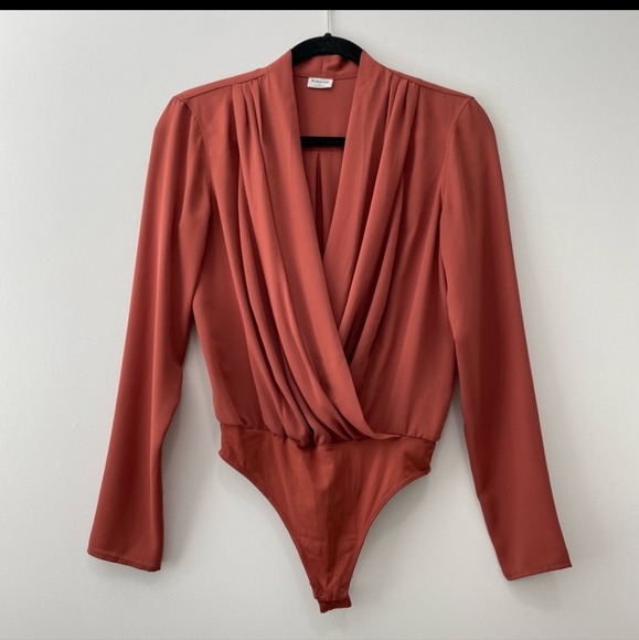 Aritzia Babaton Ambrose Bodysuit Long Sleeve Wrap Top Rust / Copper Sz XS - Picture 2 of 4